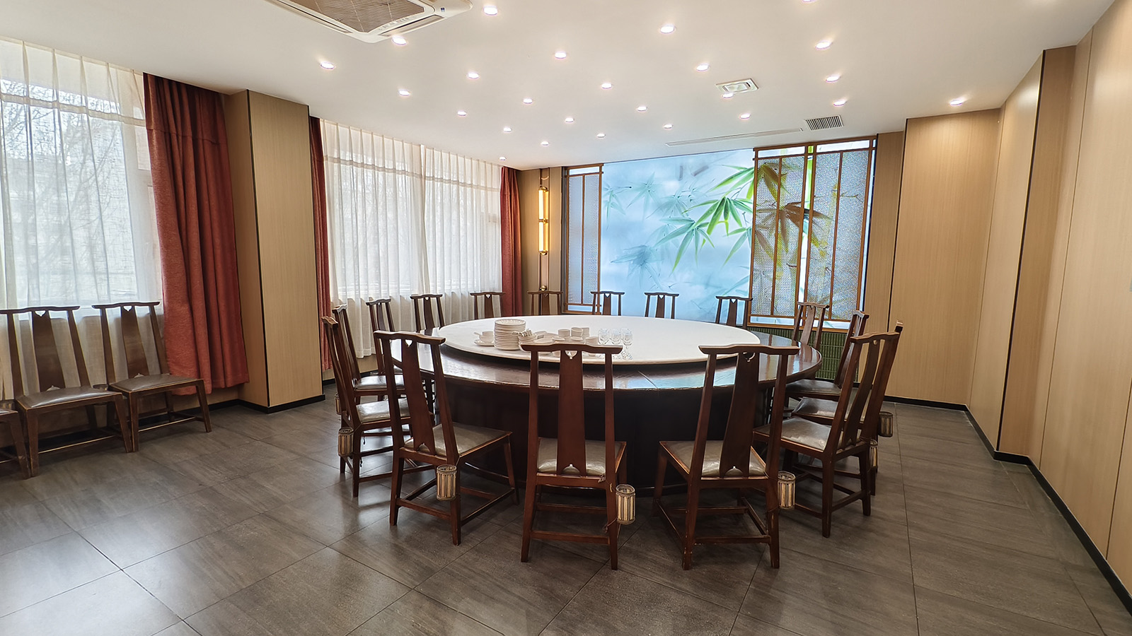 京都渔市·超级平价大排档16至20人大型包间圆桌全景