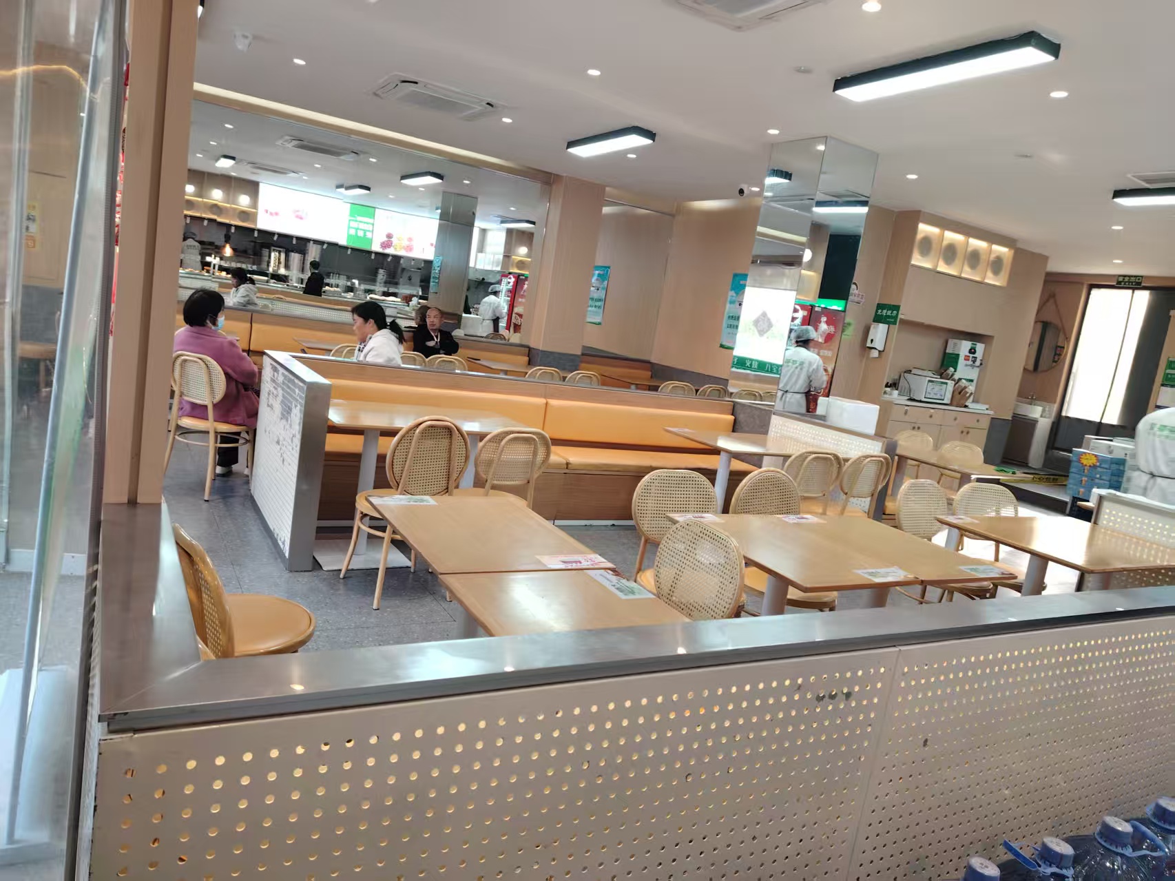 京都易厨百丽澜庭店大厅实拍2